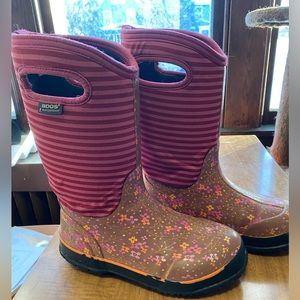 Bogs Waterproof Kids Size 5 Boots - Like New